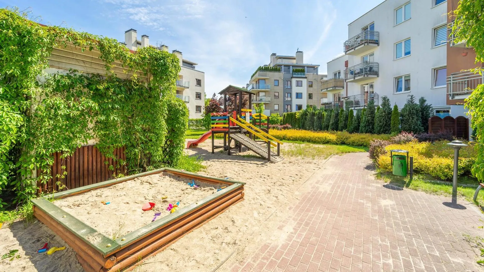 Rodzinny Apartament 3City Z 5 Sypialniami, Parkingiem I Ogrodkiem By Noclegi Renters Gdańsk Polska