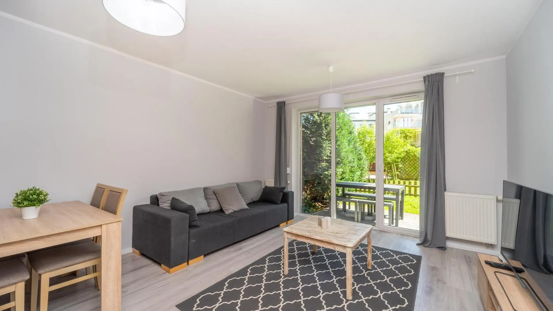 Rodzinny Apartament 3City Z 5 Sypialniami, Parkingiem I Ogrodkiem By Noclegi Renters Gdańsk